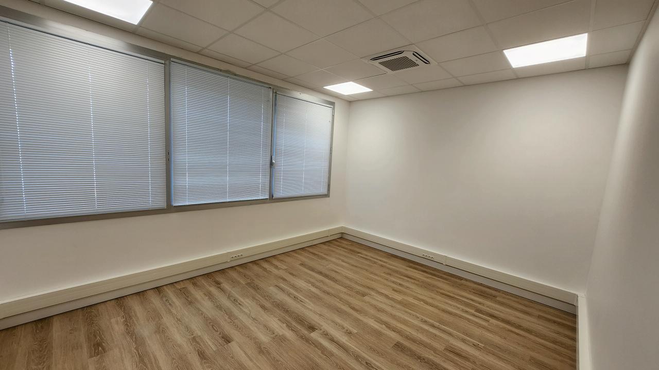 Local d'activité Croissy-Beaubourg 3808m² Location local d'activité Croissy-Beaubourg Seine-et-Marne OLACT2530356 8